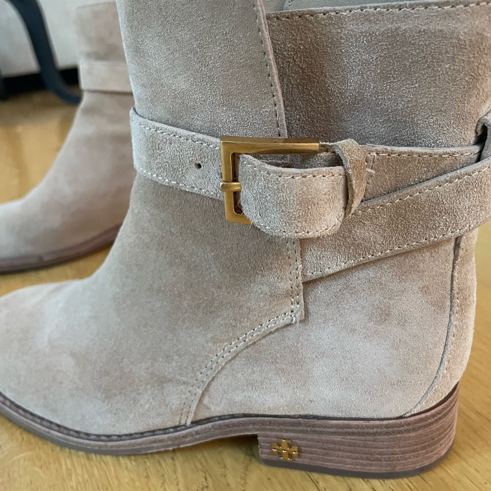 Tory Burch tan booties - Picture 7 of 9